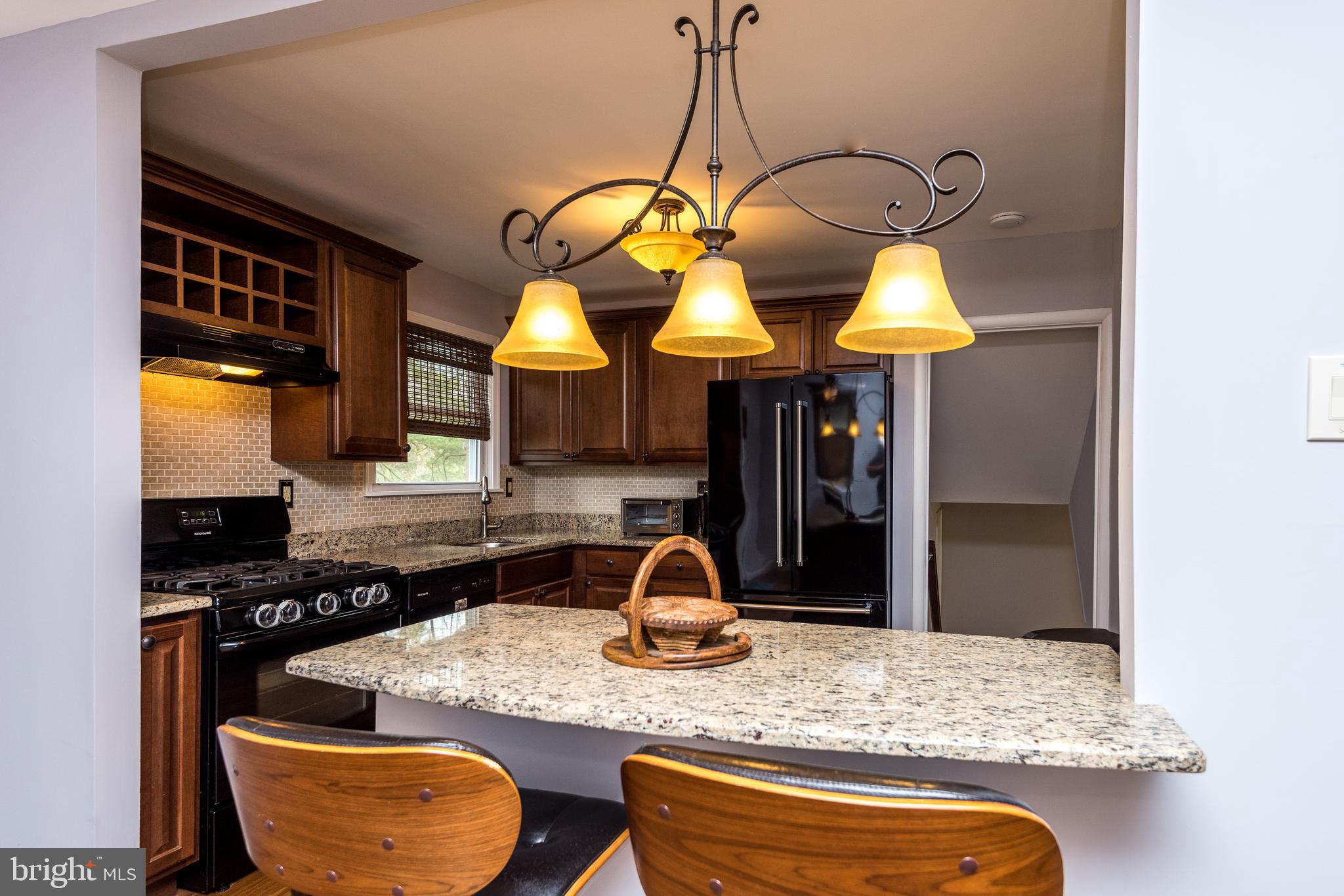 535 Beaver Road Southampton, PA 18966 - Photo 12 of 28 Breakfast Bar