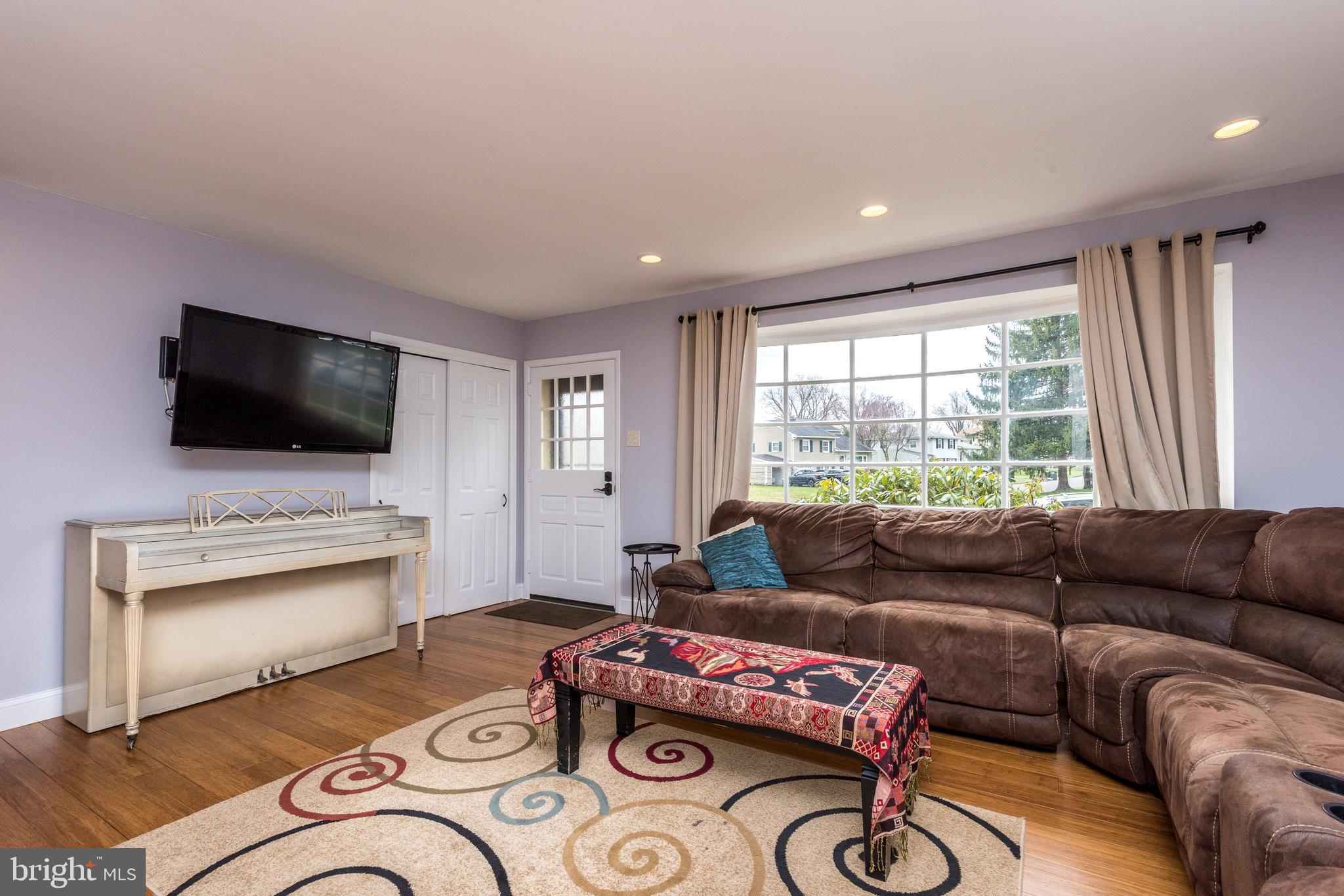 535 Beaver Road Southampton, PA 18966 - Photo 5 of 28 Living Room - tons of natural light!
