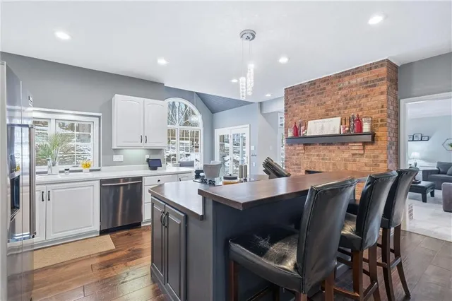 $929,000 | 1043 Victoria Place, Gibsonia, PA 15044