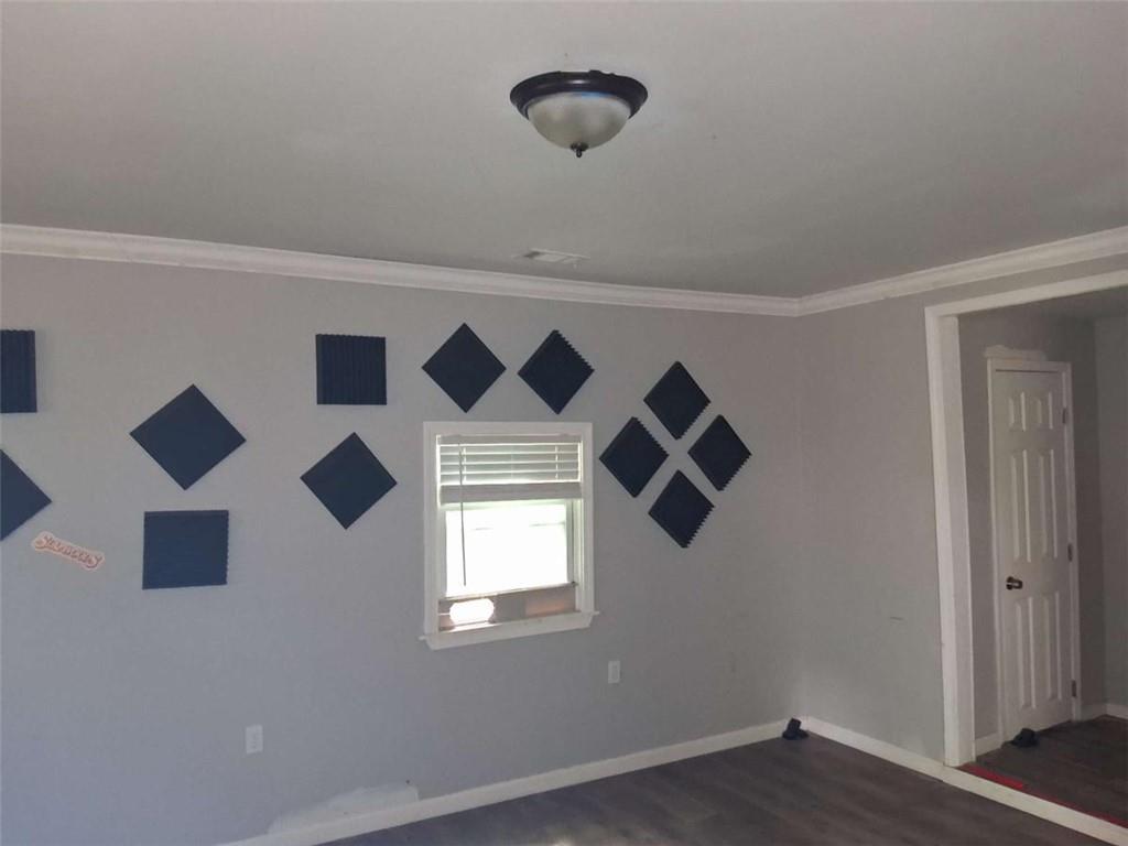 1032 Valley View Road Southeast Atlanta, GA 30315 - Photo 13 of 25
