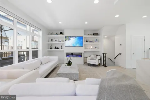 $1,145,000 | 3913 Cranes Bill Court, Rockville, MD 20852