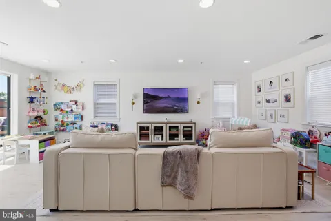 $1,145,000 | 3913 Cranes Bill Court, Rockville, MD 20852