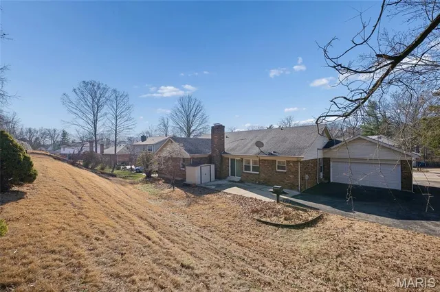 $539,900 | 394 Branchport Drive, Chesterfield, MO 63017