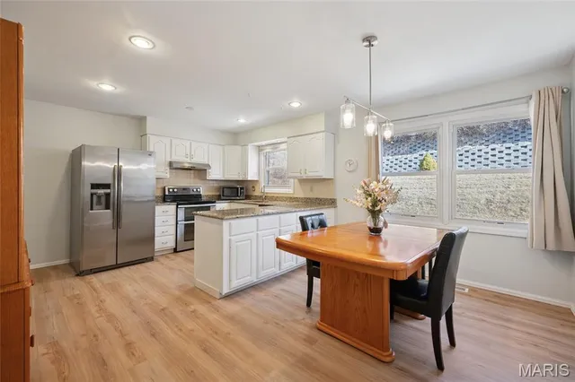 $539,900 | 394 Branchport Drive, Chesterfield, MO 63017