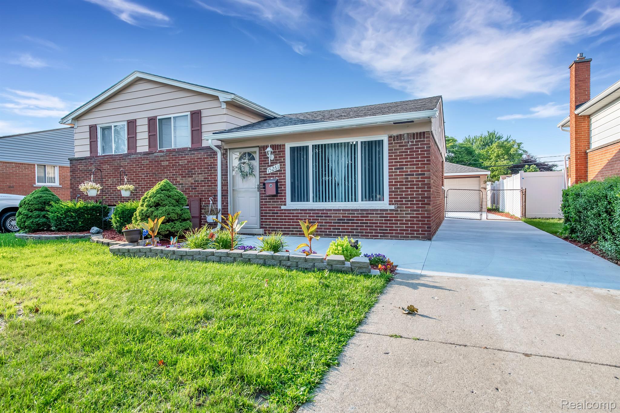 15261 Common Road Roseville, MI 48066 - Photo 12 of 26 Gallery Image 12