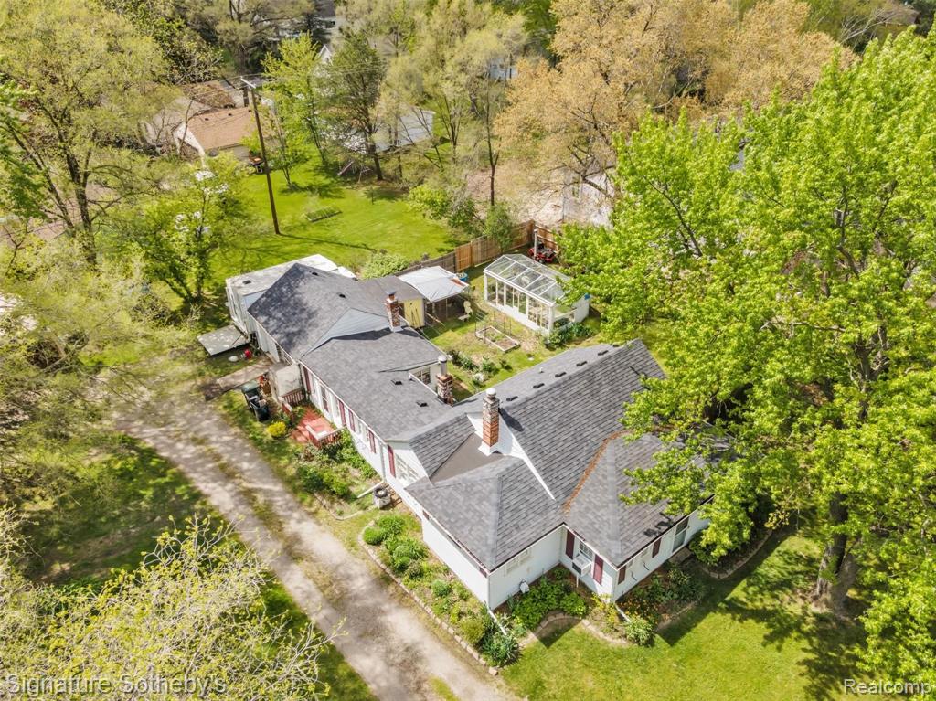 2694 Hessel Avenue Rochester Hills, MI 48307 - Photo 2 of 15