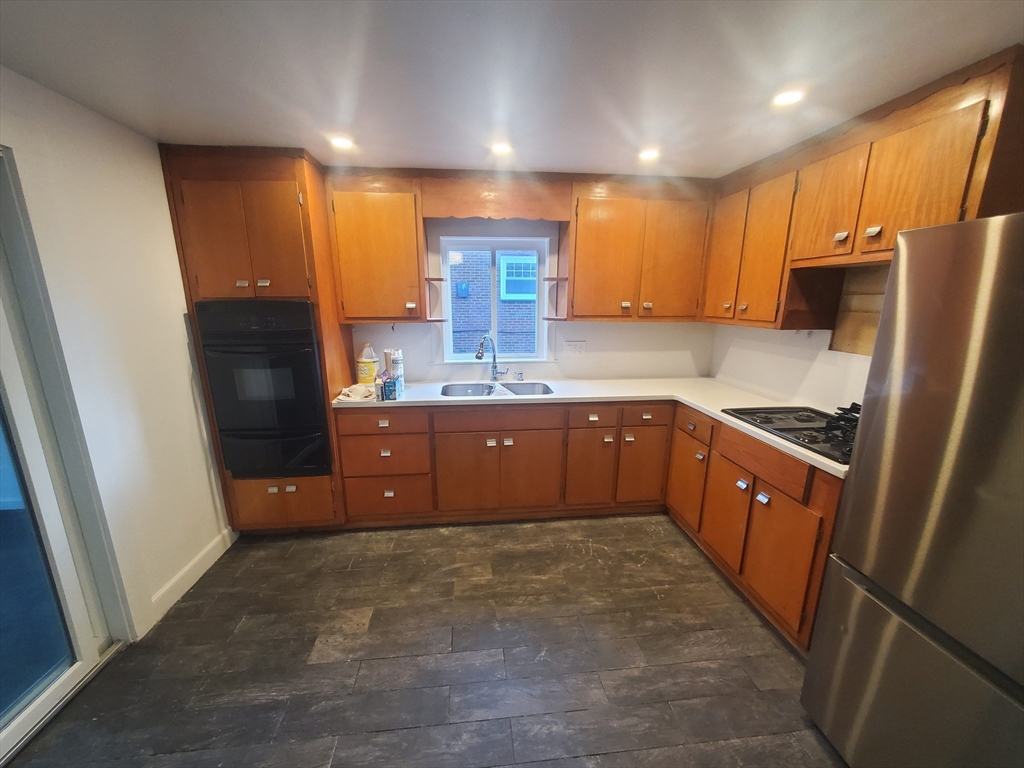 18 Denny Street, Unit 18 Boston, MA 02125 - Photo 5 of 19