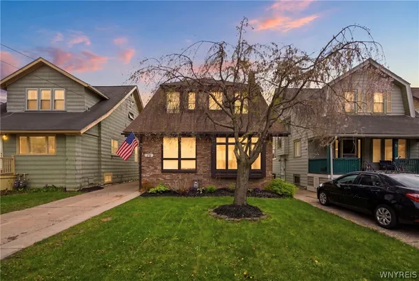 $279,900 | 75 Eaglewood Avenue, Buffalo, NY 14220