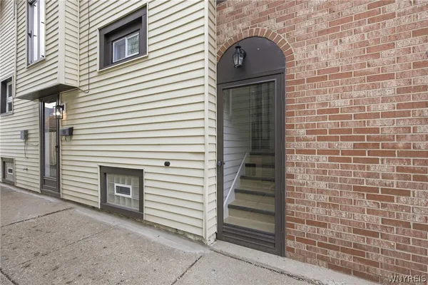 $279,900 | 75 Eaglewood Avenue, Buffalo, NY 14220