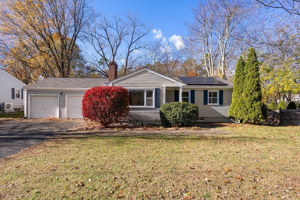 186 Bolton Street Springfield, MA 01119 - Photo 2 of 34 a front view of a house with garden