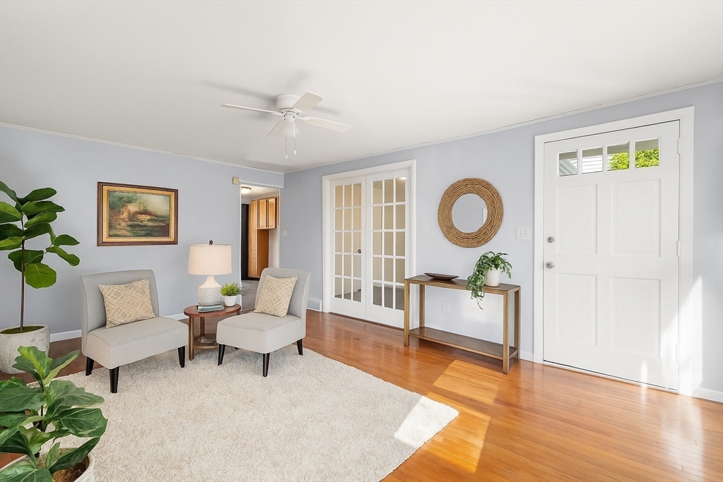 186 Bolton Street Springfield, MA 01119 - Photo 7 of 34 a living room with furniture and a window
