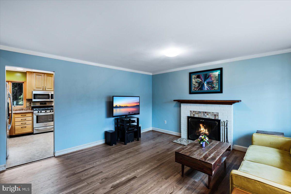 7134 Layton Drive Springfield, VA 22150 - Photo 4 of 30 Gallery Image 4