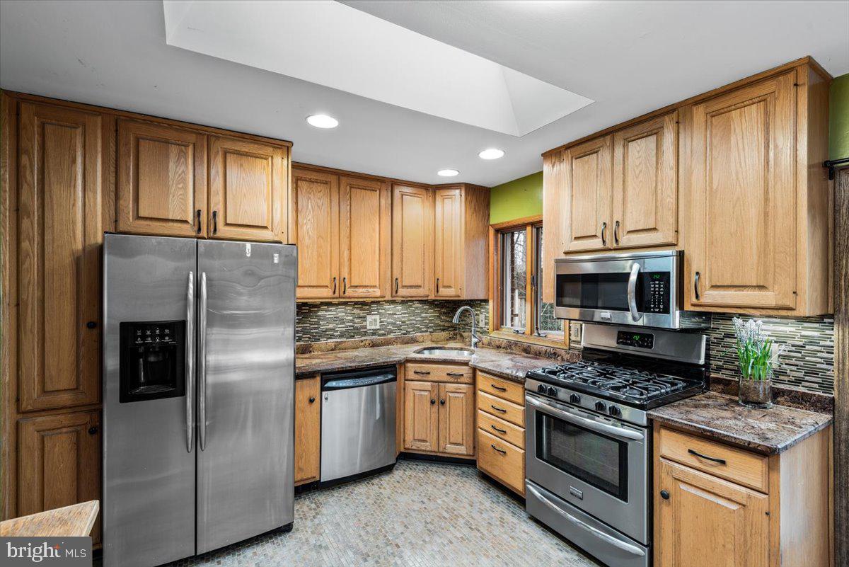 7134 Layton Drive Springfield, VA 22150 - Photo 10 of 30 Gallery Image 10