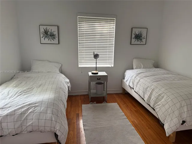 $3,400 | 3909 Ponce De Leon, Unit 2, Coral Gables, FL 33134