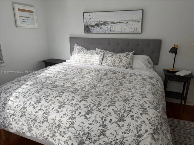 $3,400 | 3909 Ponce De Leon, Unit 2, Coral Gables, FL 33134