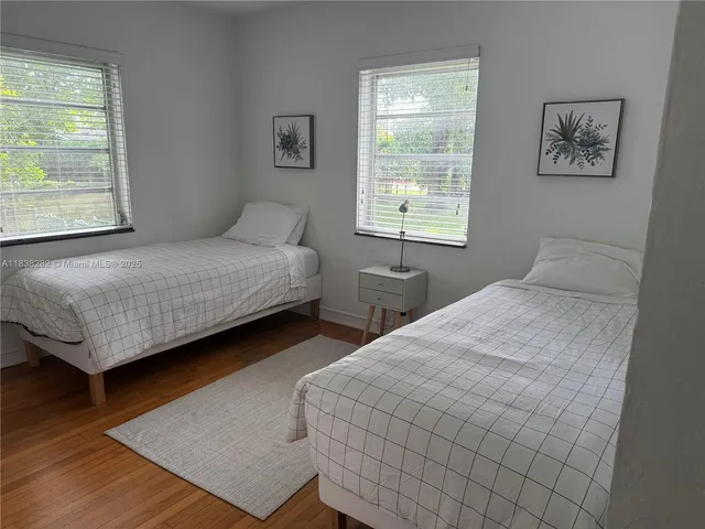 $3,400 | 3909 Ponce De Leon, Unit 2, Coral Gables, FL 33134