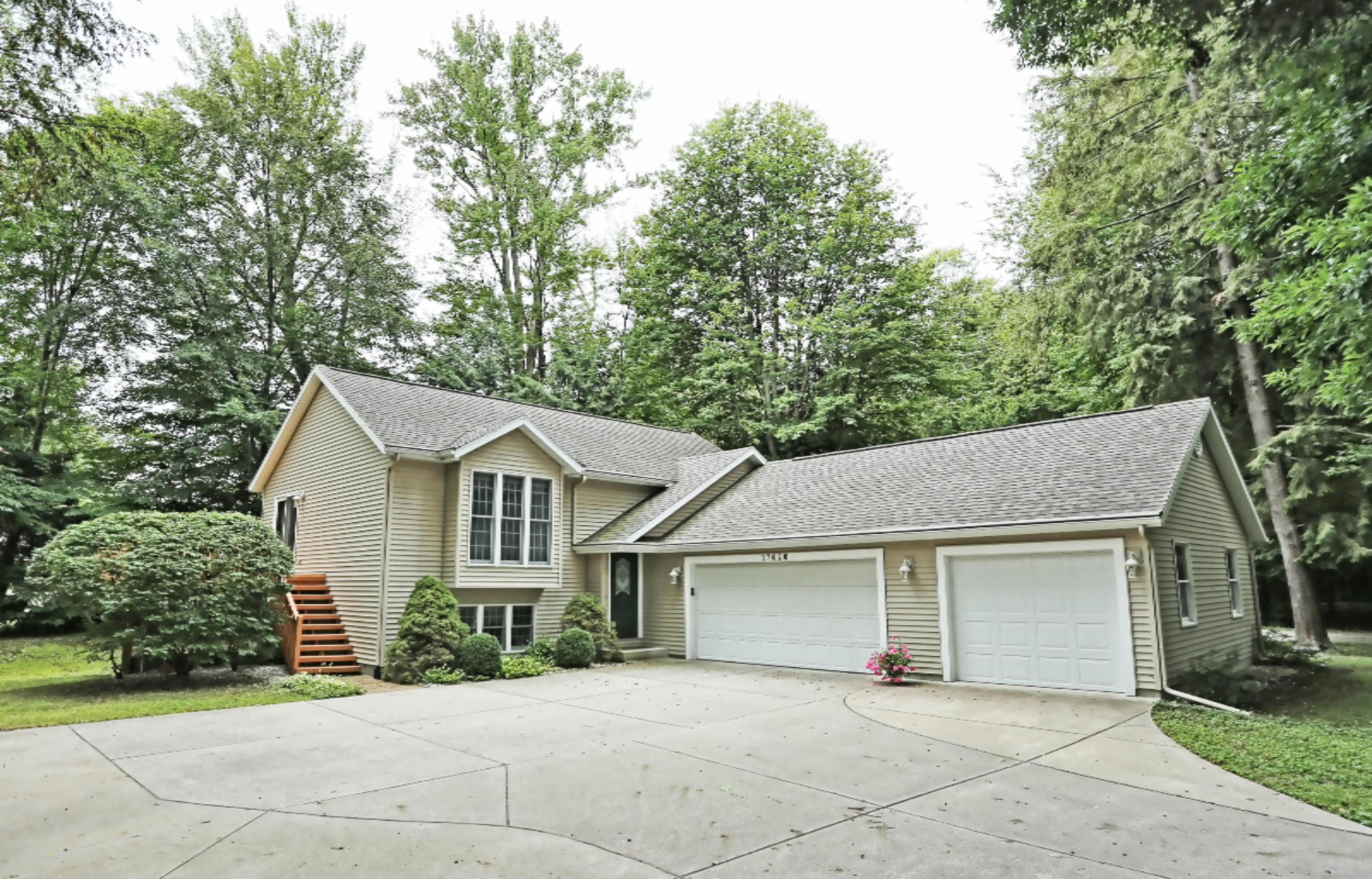 17620 West Spring Lake Road Spring Lake, MI 49456 - Photo 3 of 32 2N7A4313