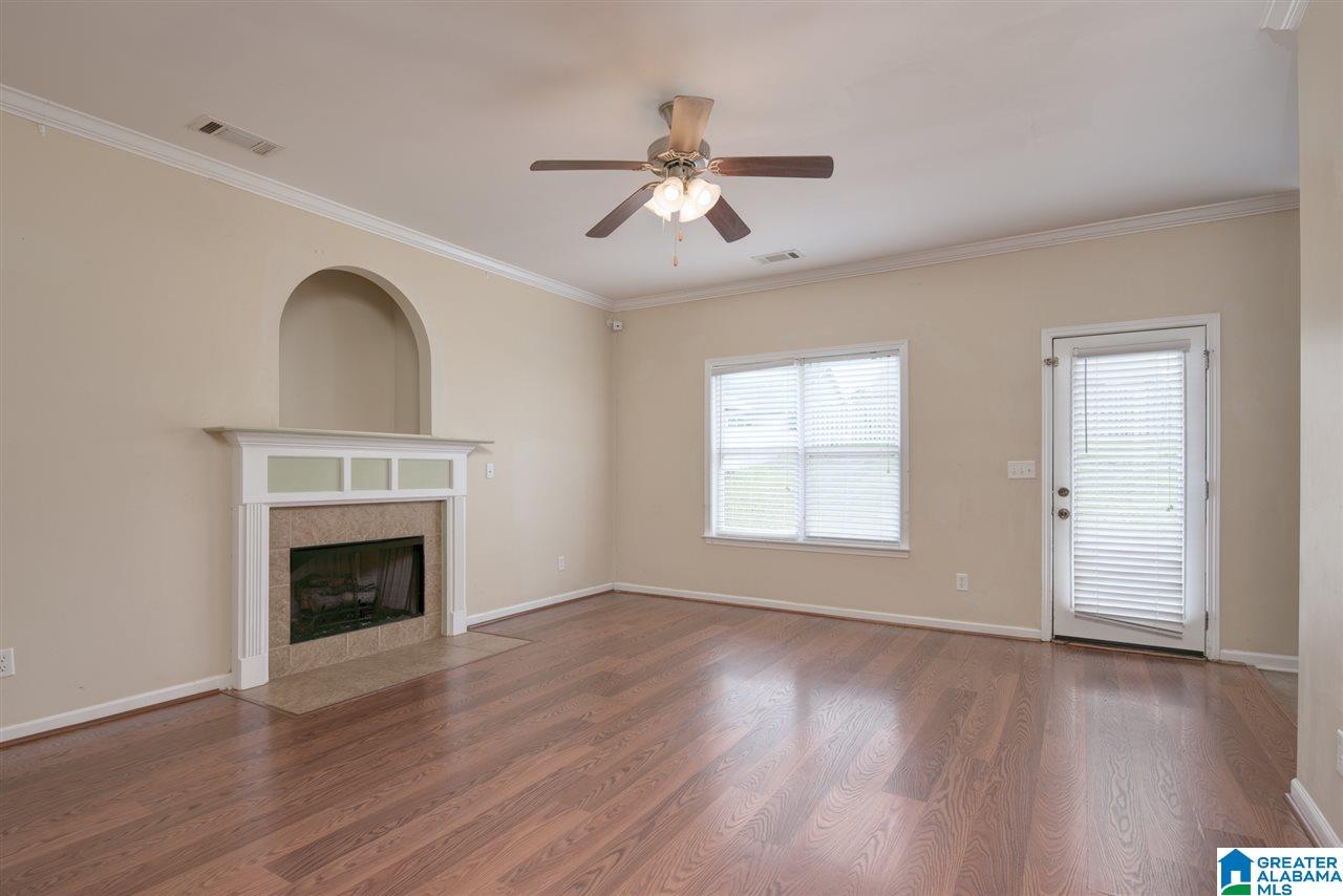 969 Valley Circle Leeds, AL 35094 - Photo 3 of 31