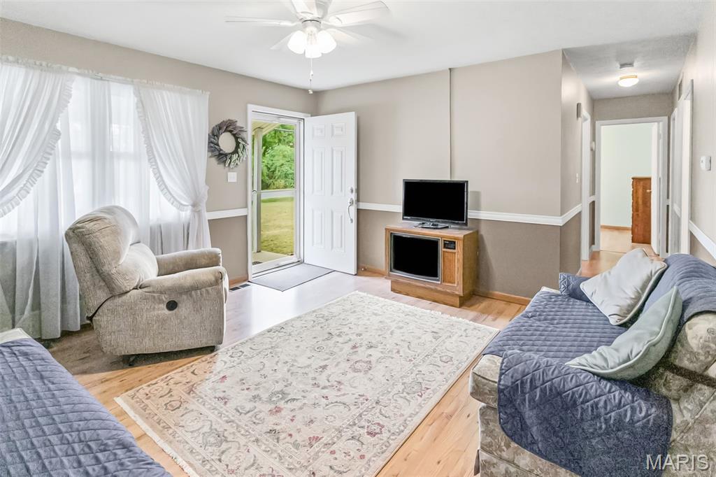 611 Brown Street Brighton, IL 62012 - Photo 11 of 35