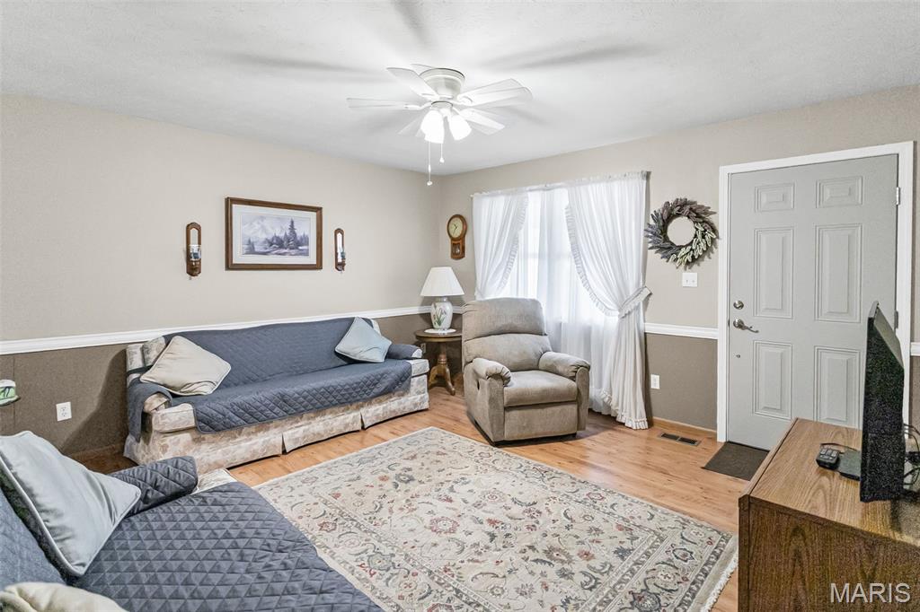 611 Brown Street Brighton, IL 62012 - Photo 14 of 35