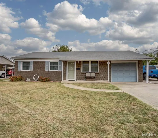 $148,000 | 611 Brown Street, Brighton, IL 62012