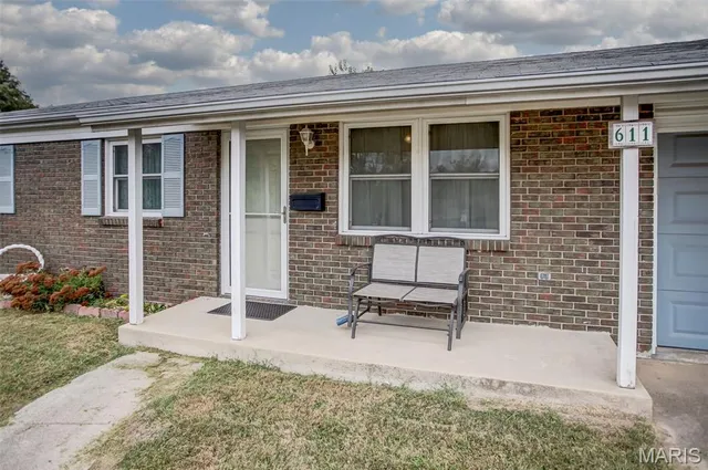 $148,000 | 611 Brown Street, Brighton, IL 62012