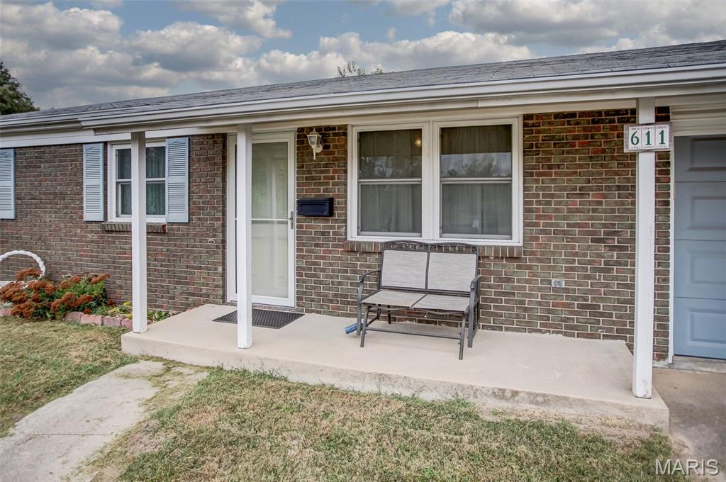 611 Brown Street Brighton, IL 62012 - Photo 3 of 35