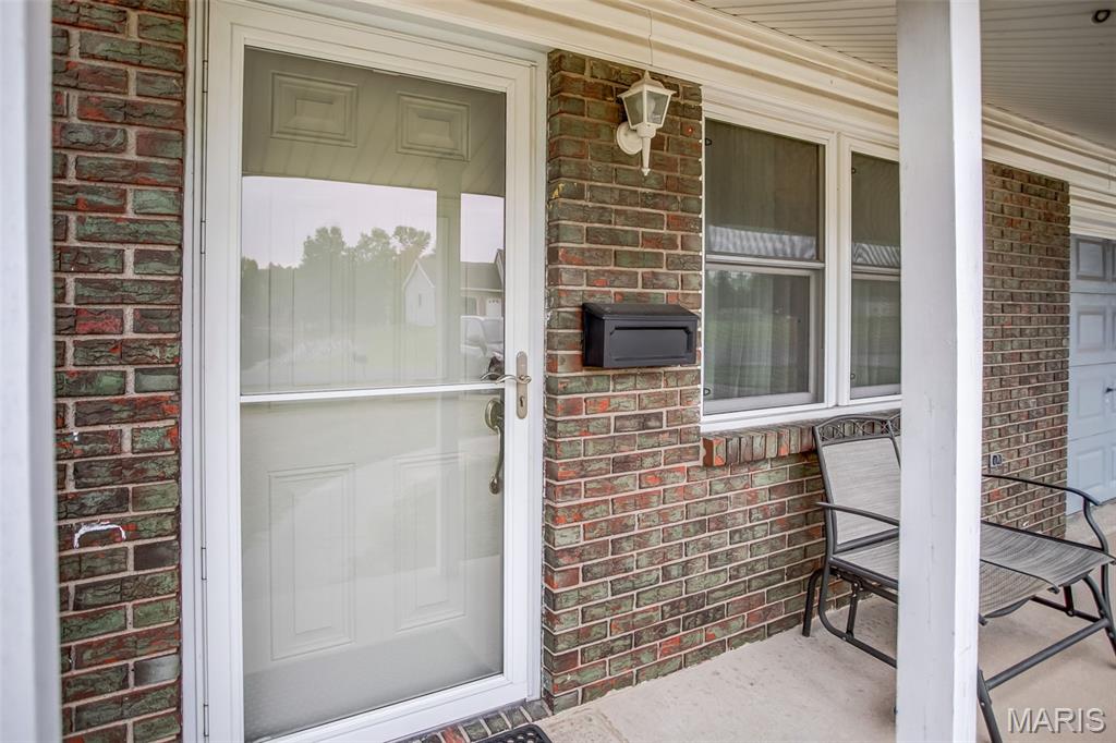 611 Brown Street Brighton, IL 62012 - Photo 4 of 35