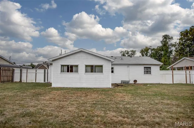 $148,000 | 611 Brown Street, Brighton, IL 62012