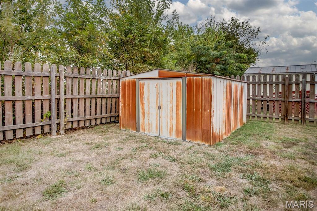 611 Brown Street Brighton, IL 62012 - Photo 8 of 35