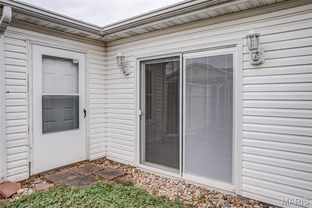 611 Brown Street Brighton, IL 62012 - Photo 9 of 35