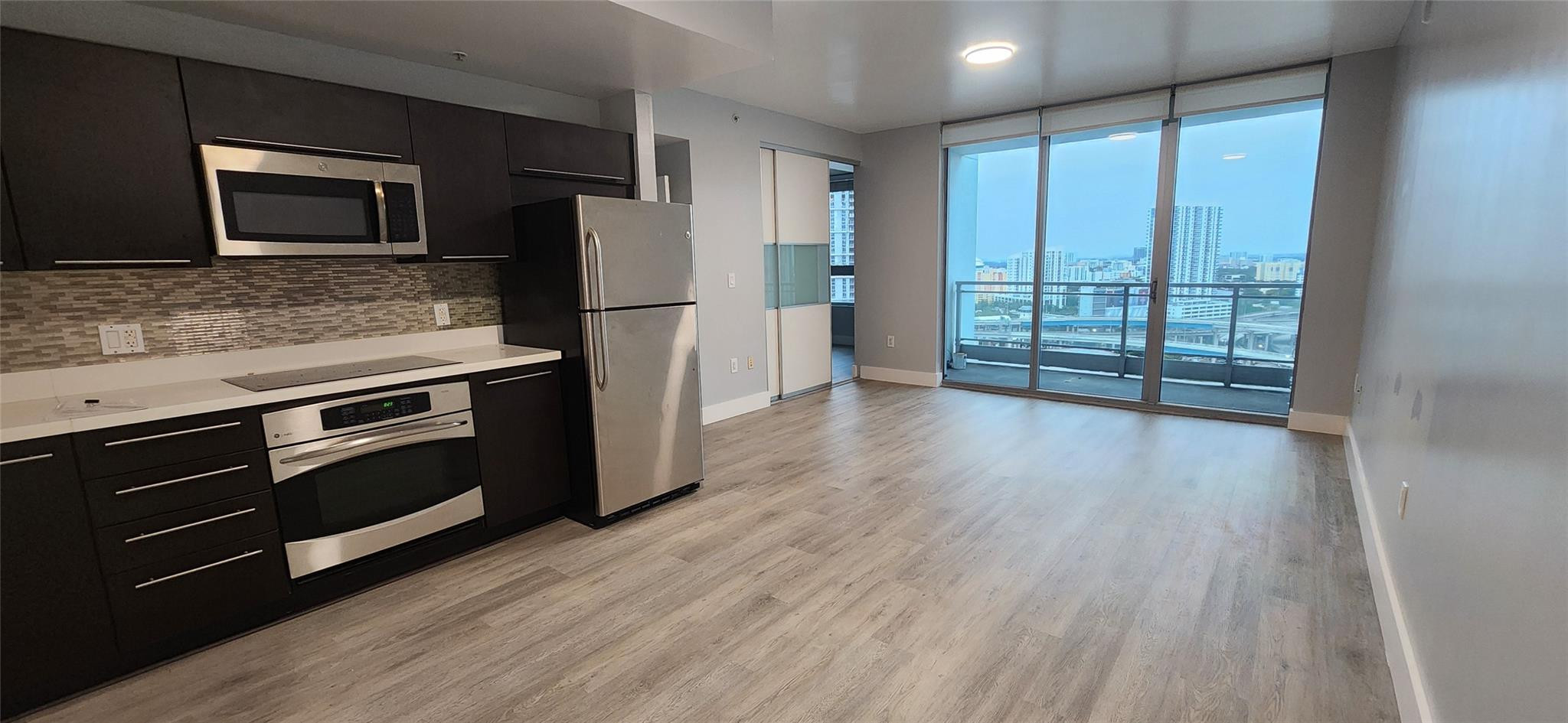 90 Southwest 3rd Street, Unit 2108 Miami, FL 33130 - Photo 2 of 40 Photo 2