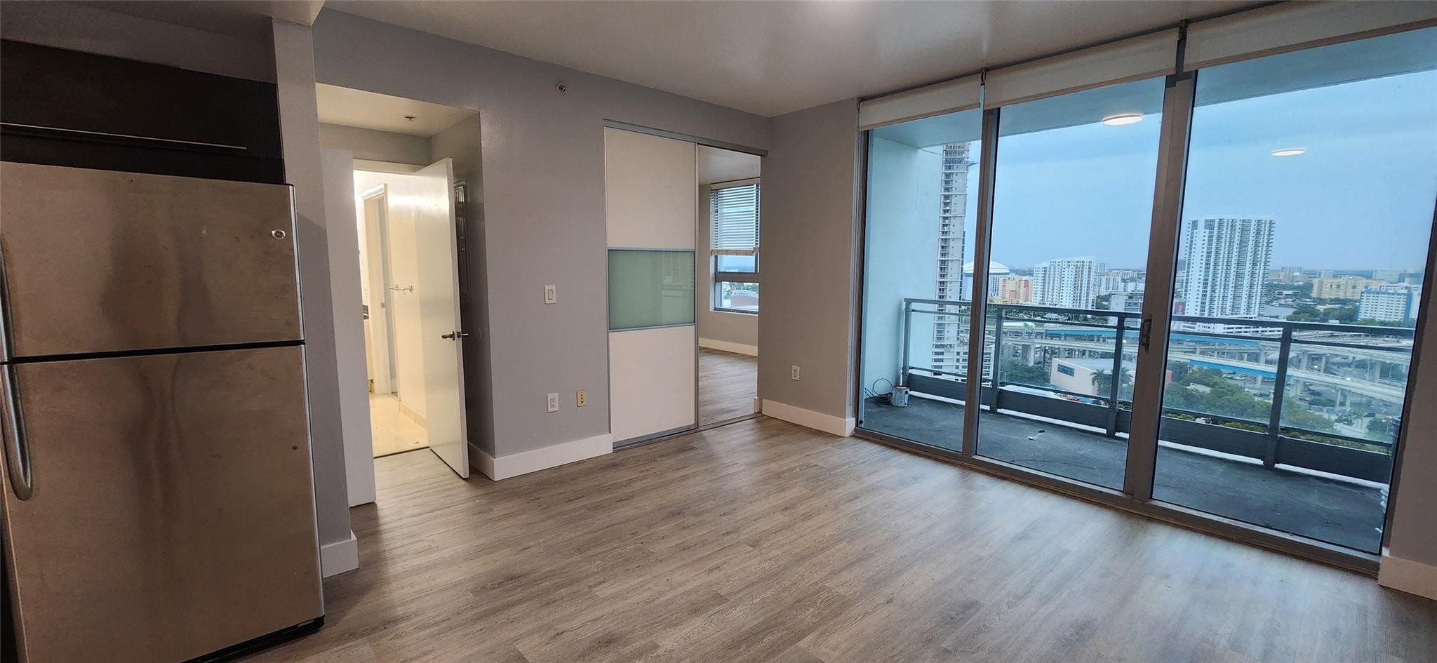 90 Southwest 3rd Street, Unit 2108 Miami, FL 33130 - Photo 3 of 40 Photo 3