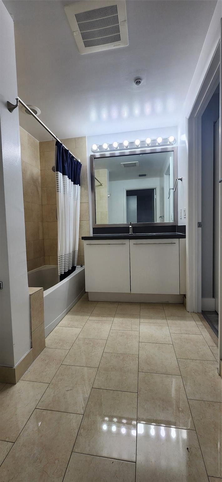 90 Southwest 3rd Street, Unit 2108 Miami, FL 33130 - Photo 9 of 40 Photo 9