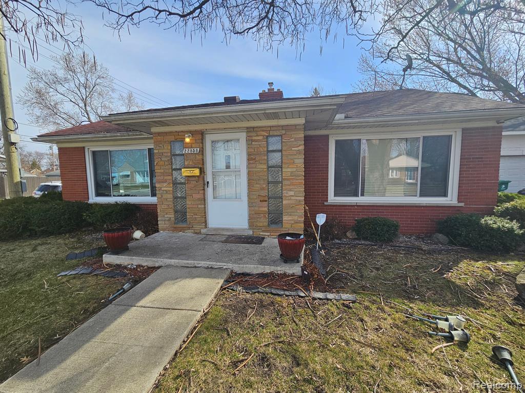 22858 Rausch Avenue Eastpointe, MI 48021 - Photo 4 of 36