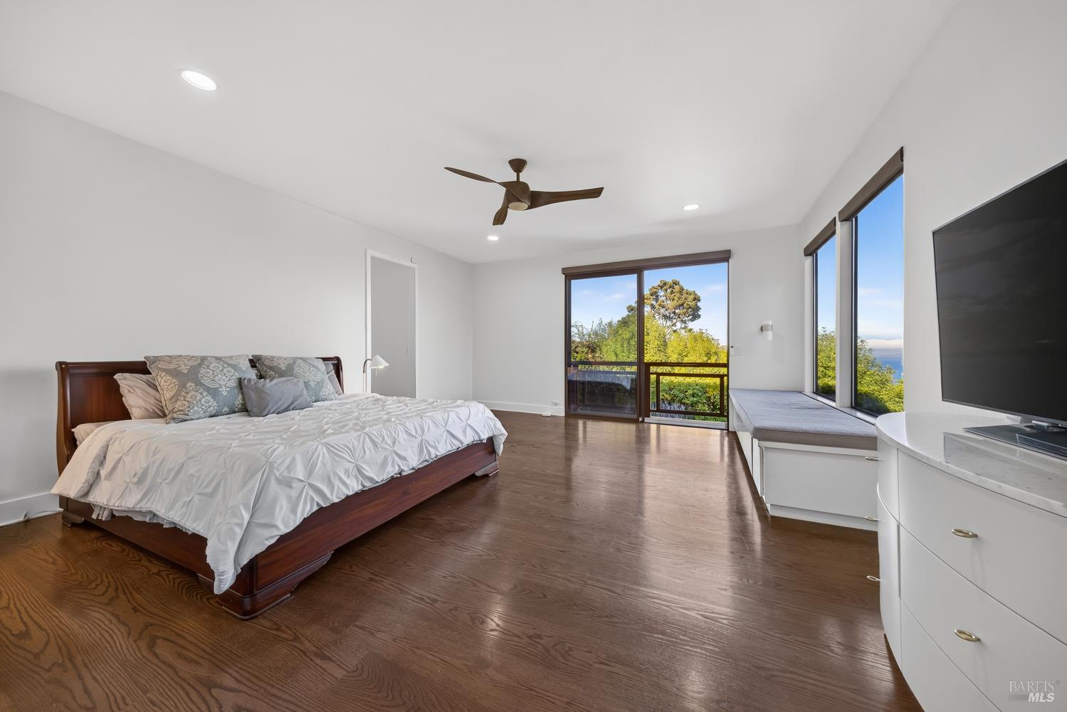 2349 Spanish Trail Road Tiburon, CA 94920 - Photo 15 of 41 Gallery Image 15