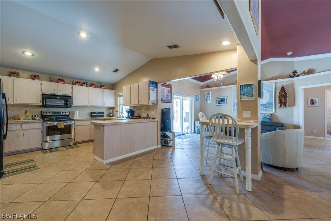 17457 Butler Road Fort Myers, FL 33967 - Photo 9 of 31 Gallery Image 9