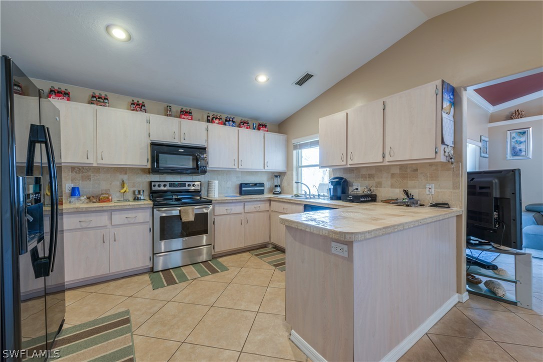 17457 Butler Road Fort Myers, FL 33967 - Photo 10 of 31 Gallery Image 10