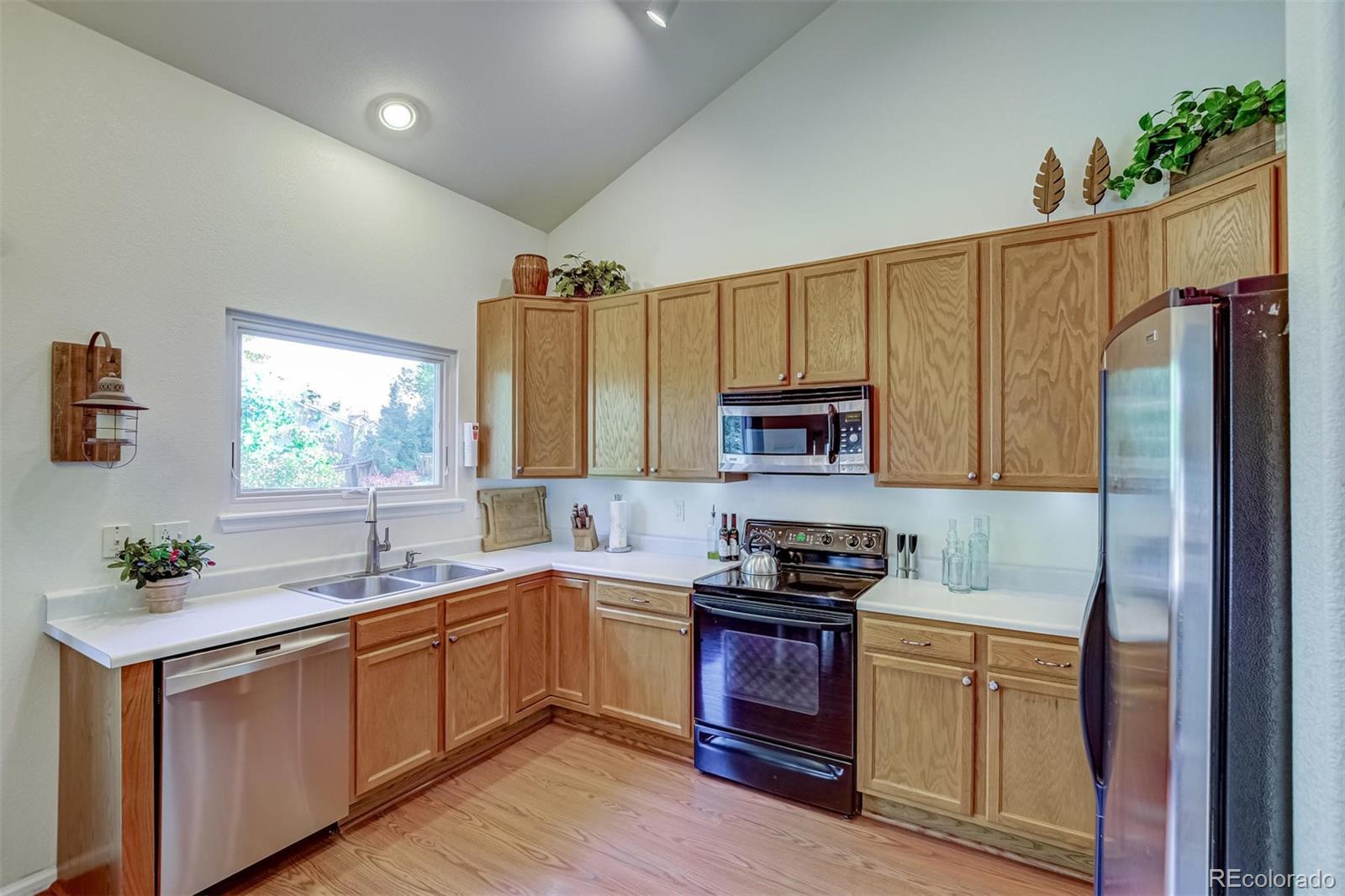 1051 Riddlewood Road Highlands Ranch, CO 80129 - Photo 11 of 37