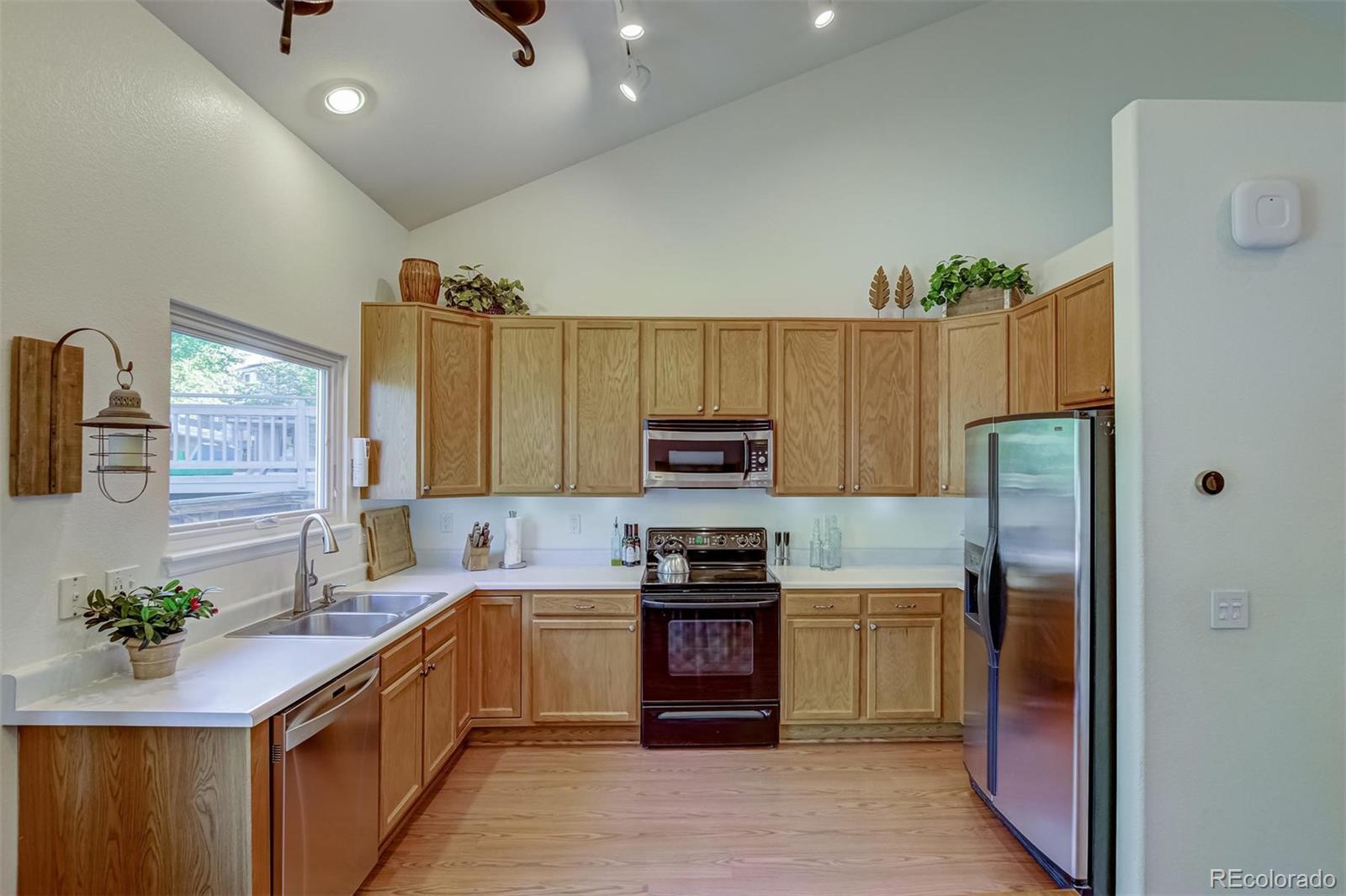1051 Riddlewood Road Highlands Ranch, CO 80129 - Photo 8 of 37