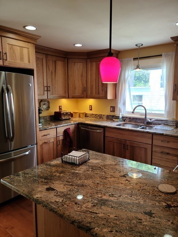 14 Monroe Road Salem, MA 01970 - Photo 9 of 28 Gallery Image 9