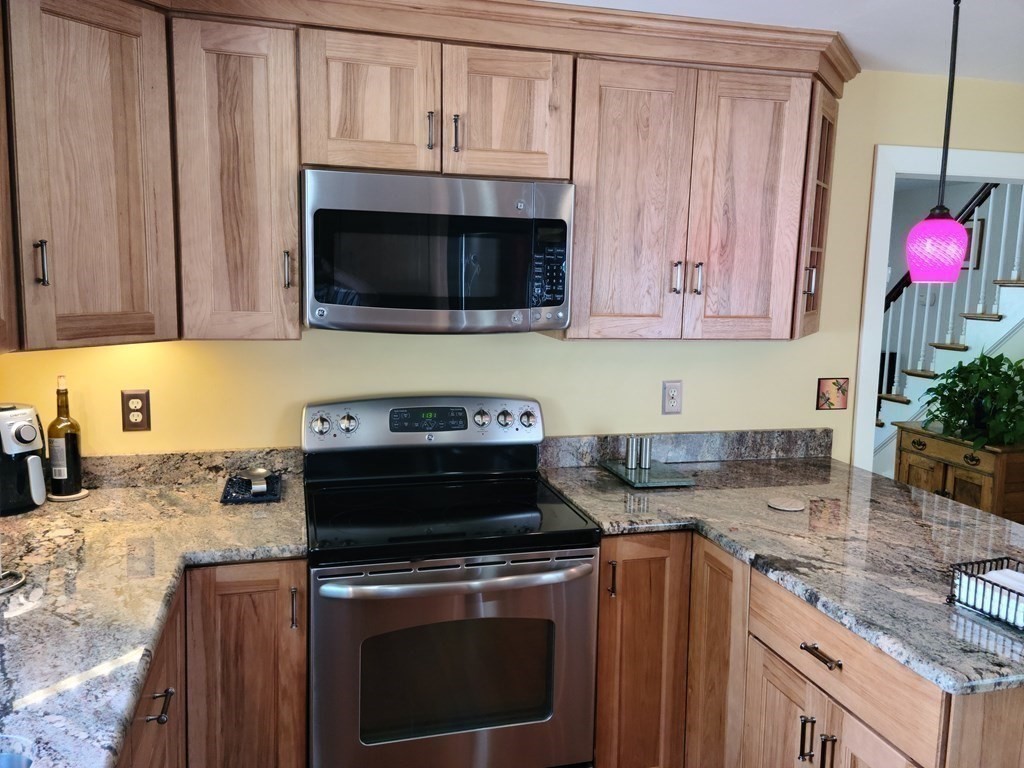 14 Monroe Road Salem, MA 01970 - Photo 10 of 28 Gallery Image 10