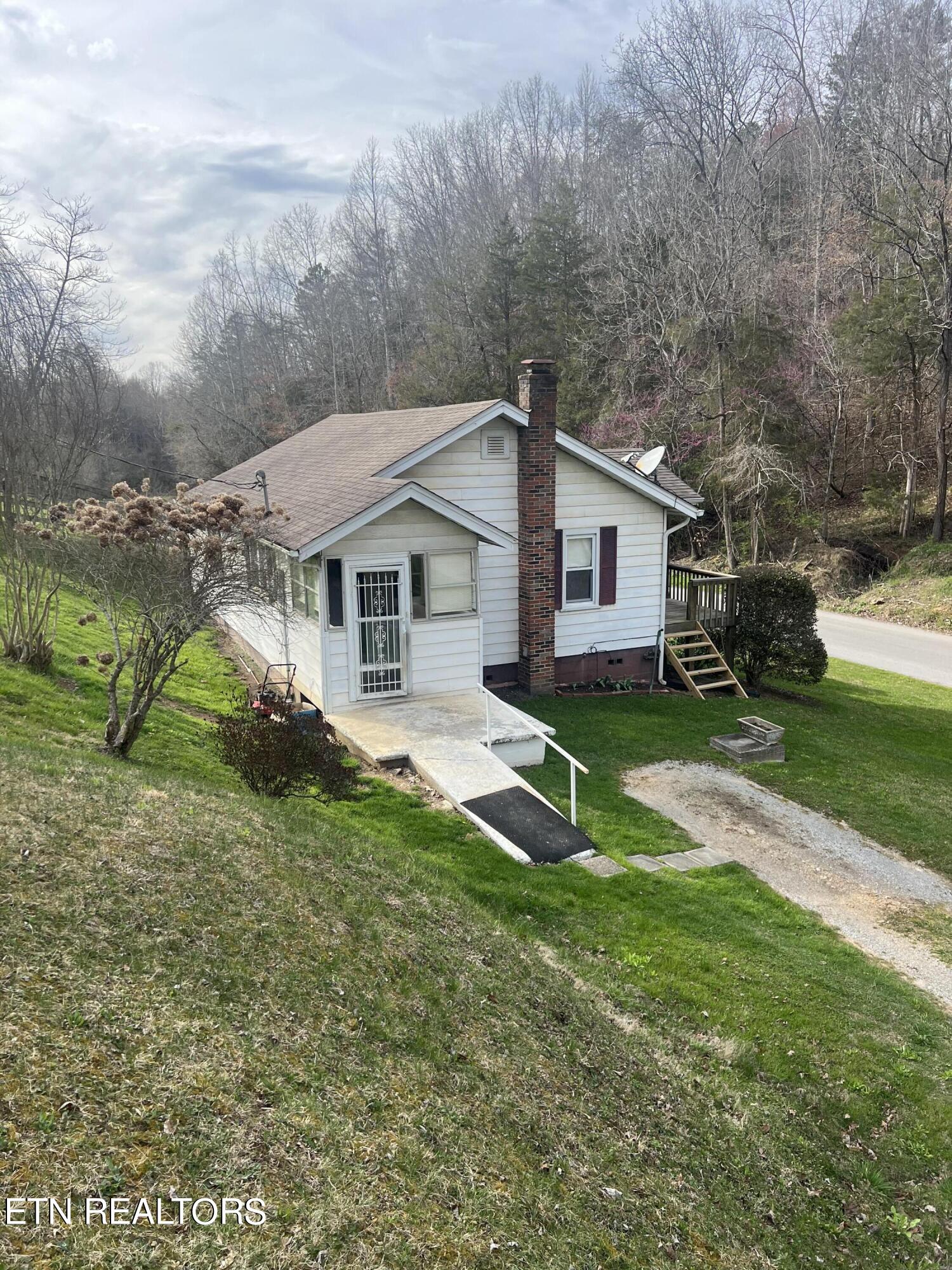 767 Old Mulberry Road Tazewell, TN 37879 - Photo 3 of 21 IMG_5303