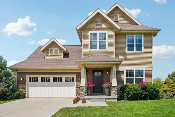 $525,000 | 4450 Snowy Ridge Trail, Windsor, WI 53598