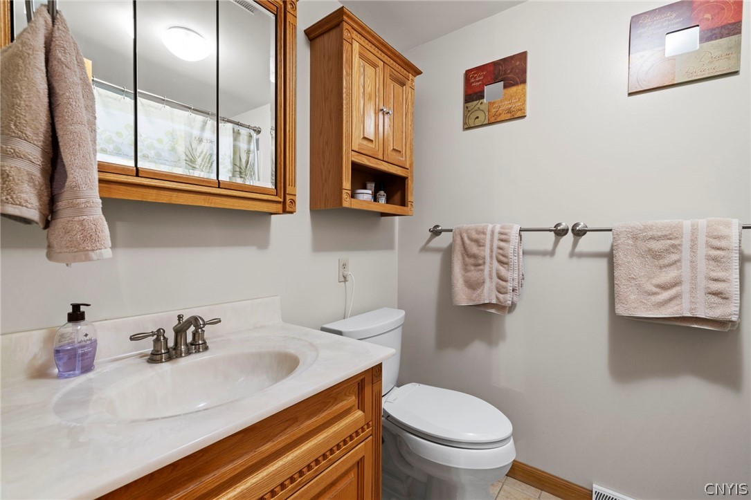 1092 Jewett Road Skaneateles, NY 13152 - Photo 23 of 42 Hall bathroom.