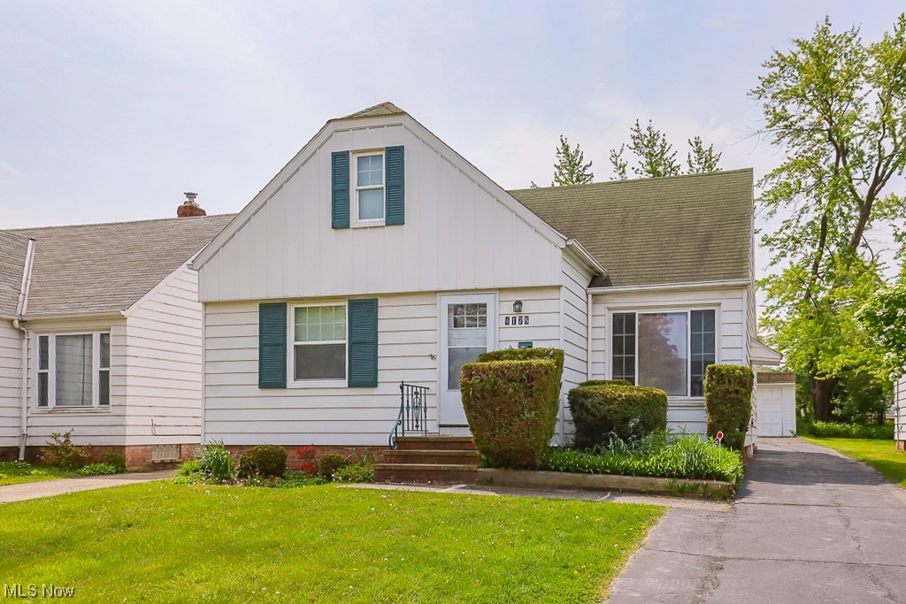 4178 Stilmore Road Cleveland, OH 44121 - Photo 1 of 35