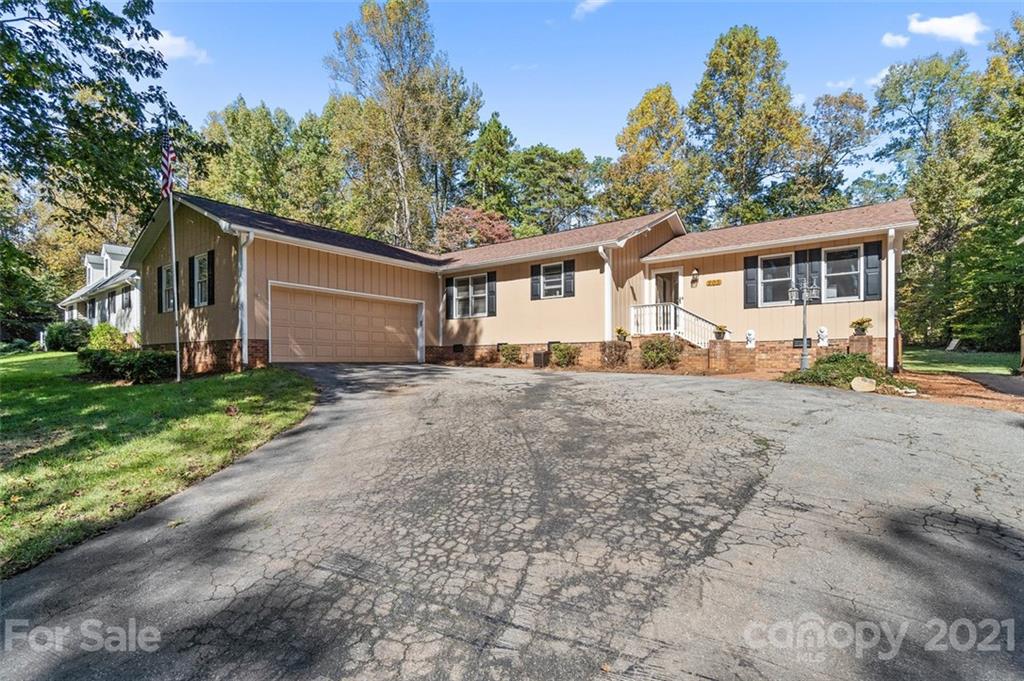 203 Lakeview Road Mocksville, NC 27028 - Photo 1 of 35 Gallery Image 1