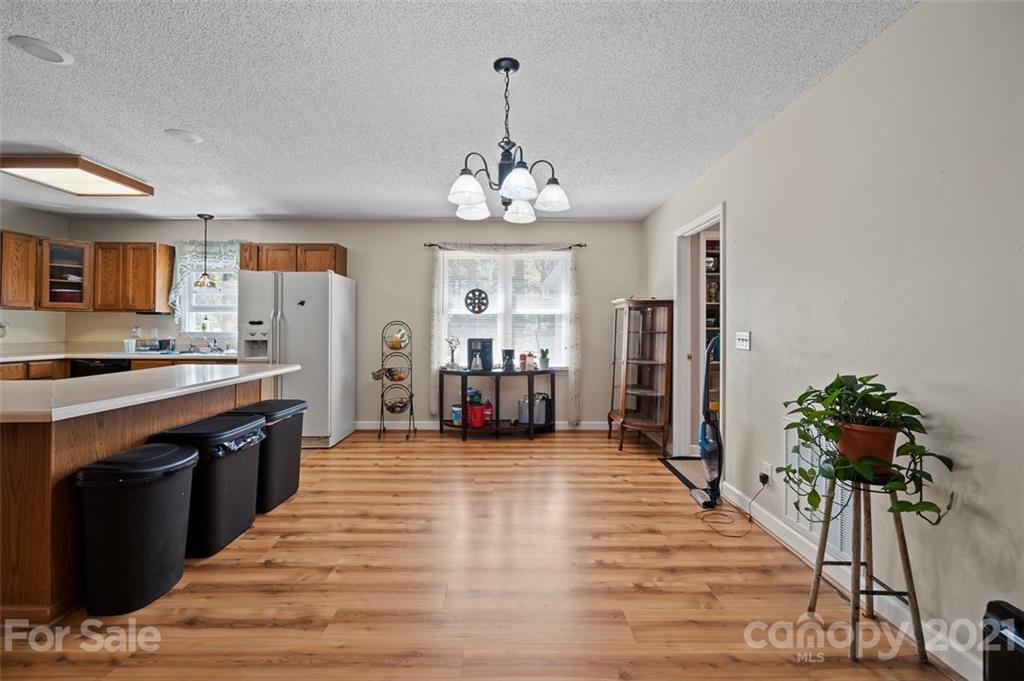 203 Lakeview Road Mocksville, NC 27028 - Photo 11 of 35 Gallery Image 11