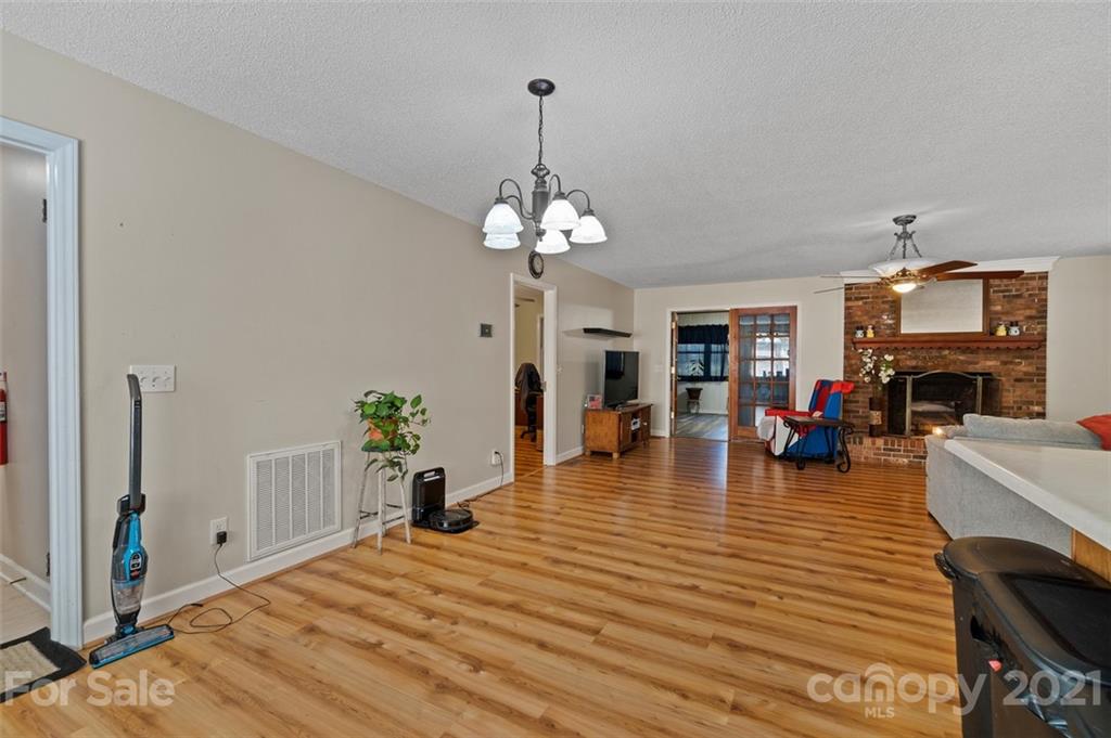 203 Lakeview Road Mocksville, NC 27028 - Photo 12 of 35 Gallery Image 12