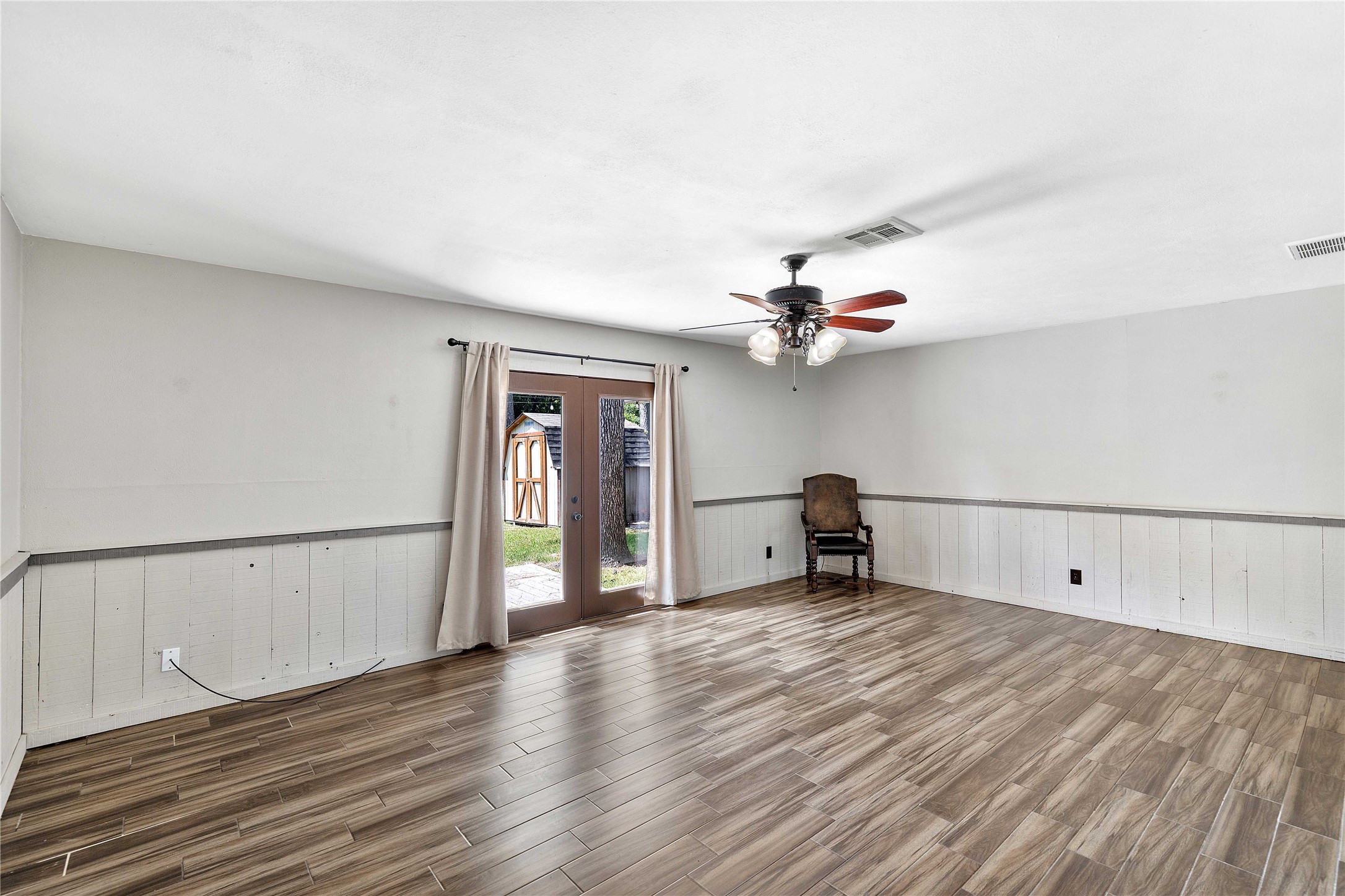 326 Broad Ripple Drive Houston, TX 77336 - Photo 17 of 39 Gallery Image 17